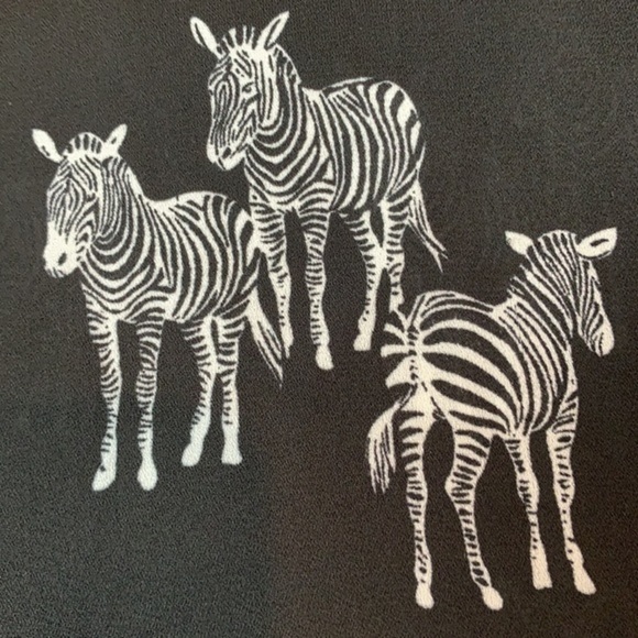 New York & Company Zebra Top - Picture 8 of 8